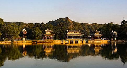 网易《逆水寒》手游公测宣传片 6月30日全平台公测